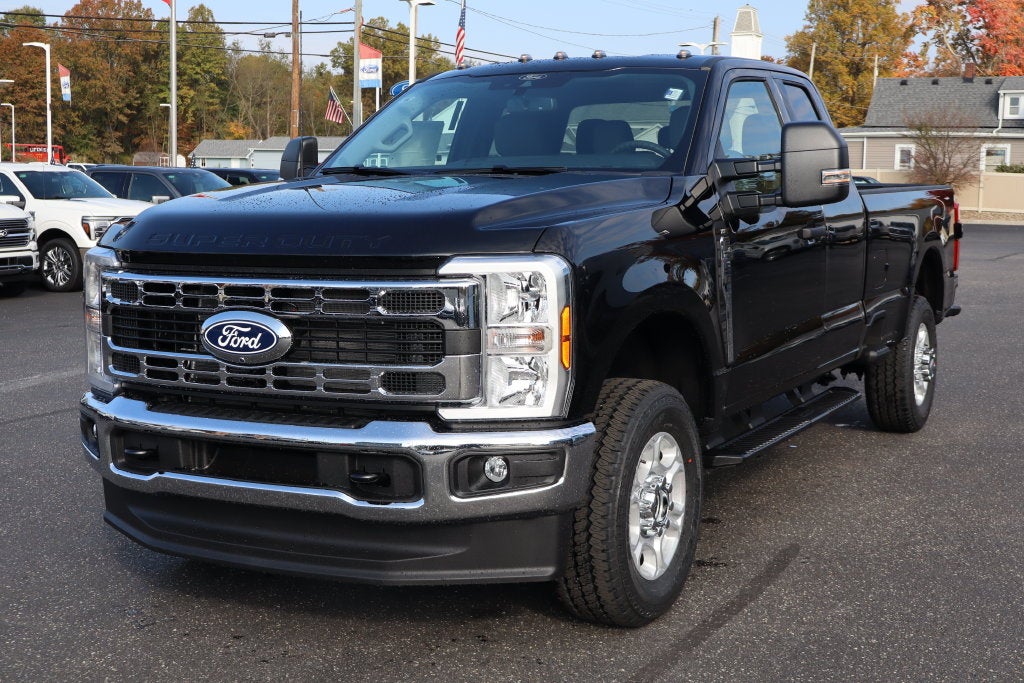 2027 Ford F-350SD XLT