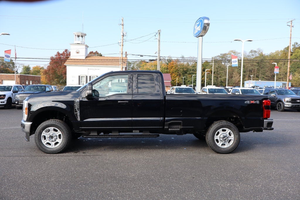 2027 Ford F-350SD XLT
