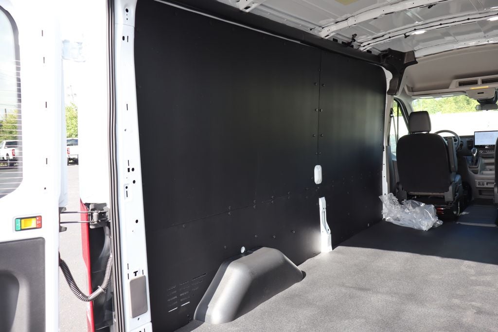 2027 Ford Transit-250 MR