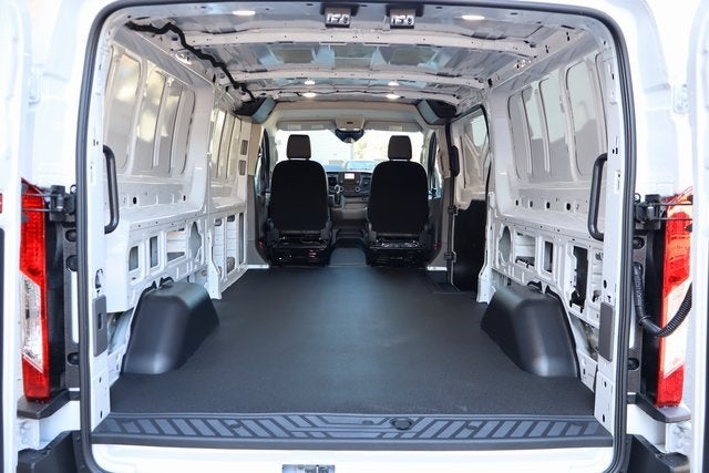 2025 Ford Transit-250 LR