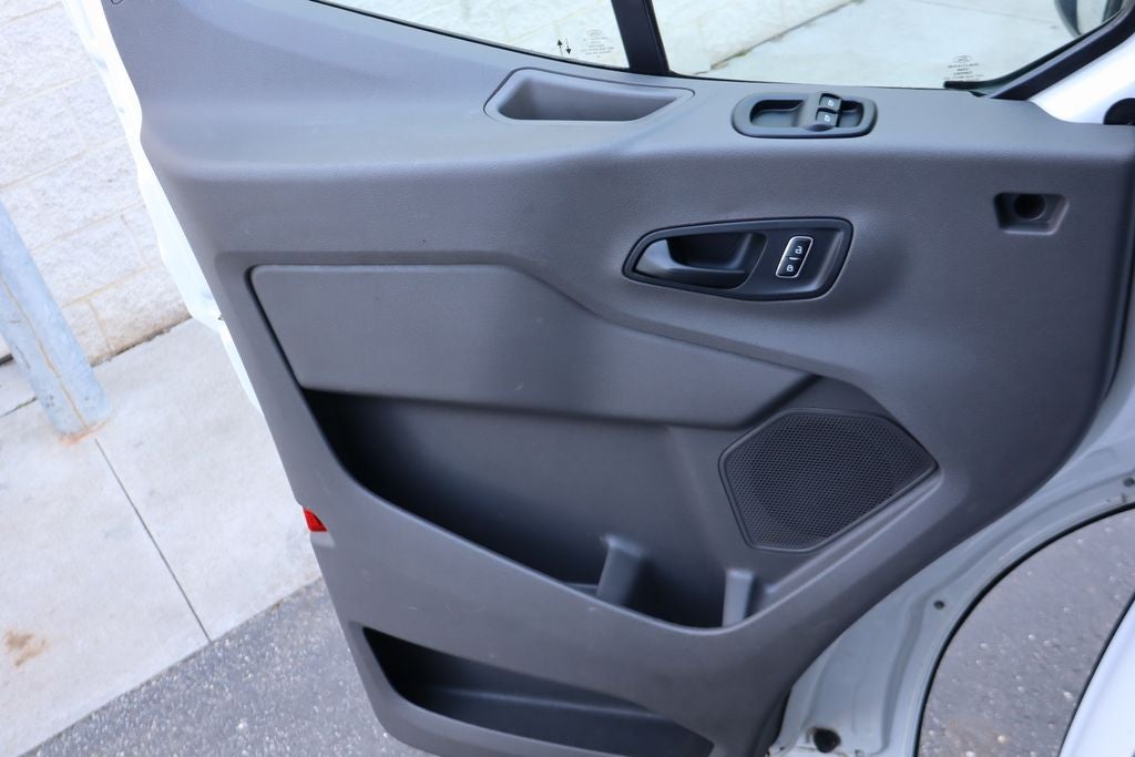 2024 Ford Transit-250 LR