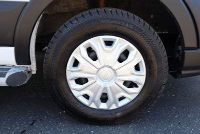 2024 Ford Transit-250 LR