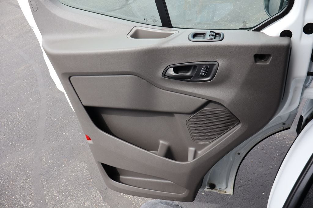 2025 Ford Transit-250 LR