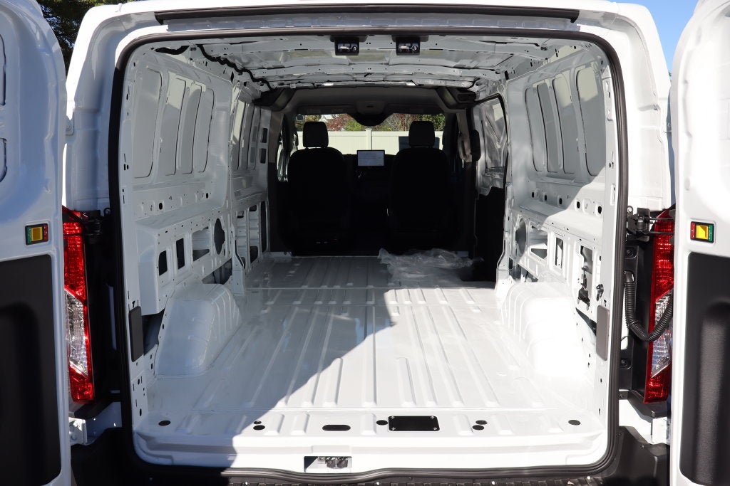 2027 Ford Transit-250 LR