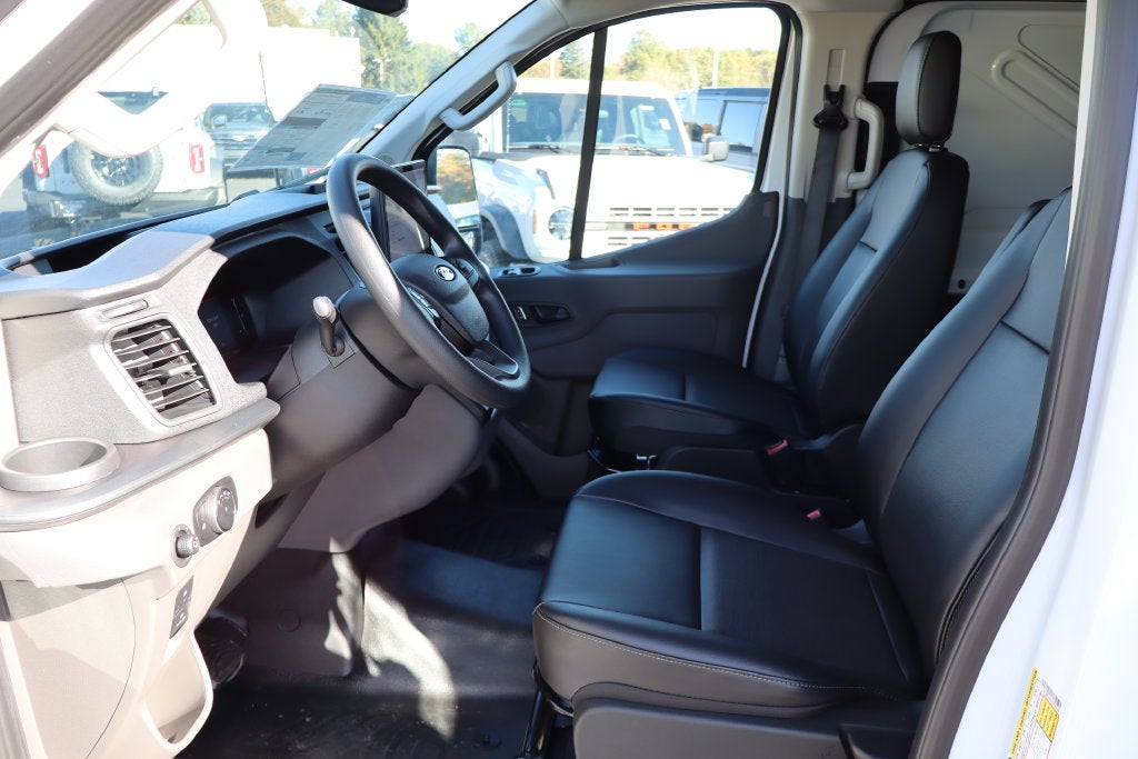 2027 Ford Transit-250 LR
