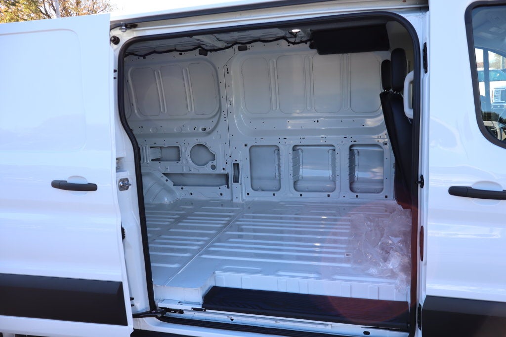 2027 Ford Transit-250 LR