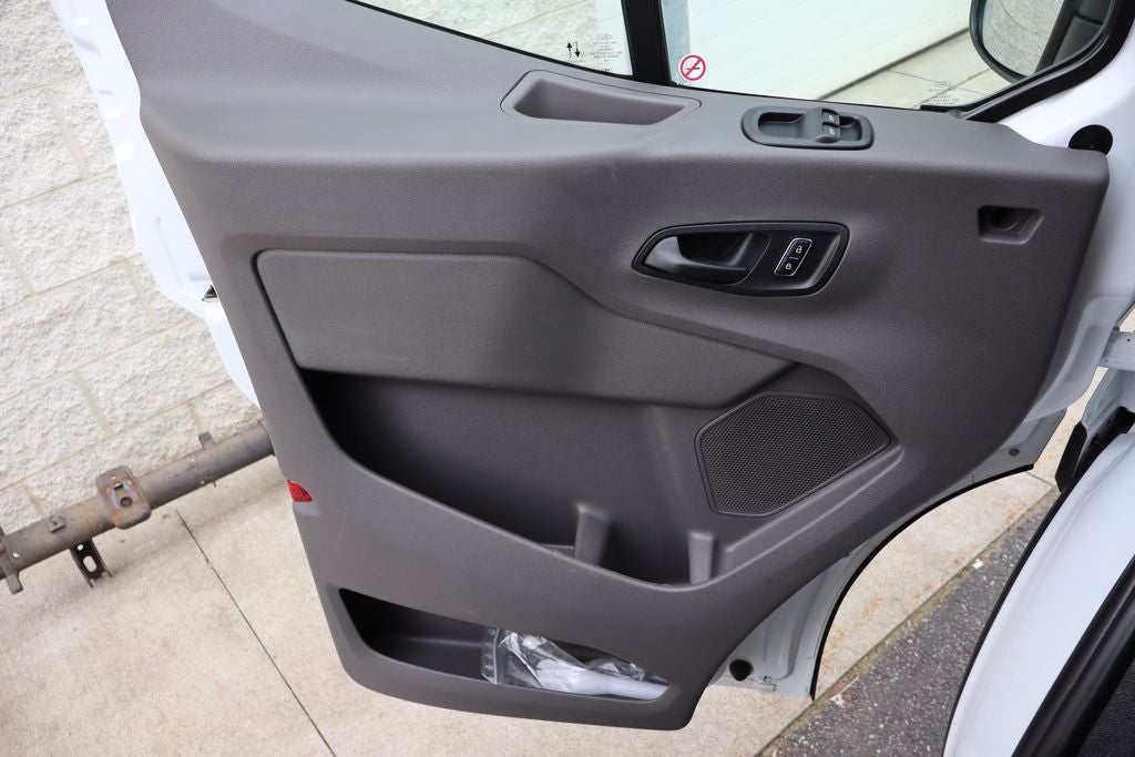 2024 Ford Transit-250 LR