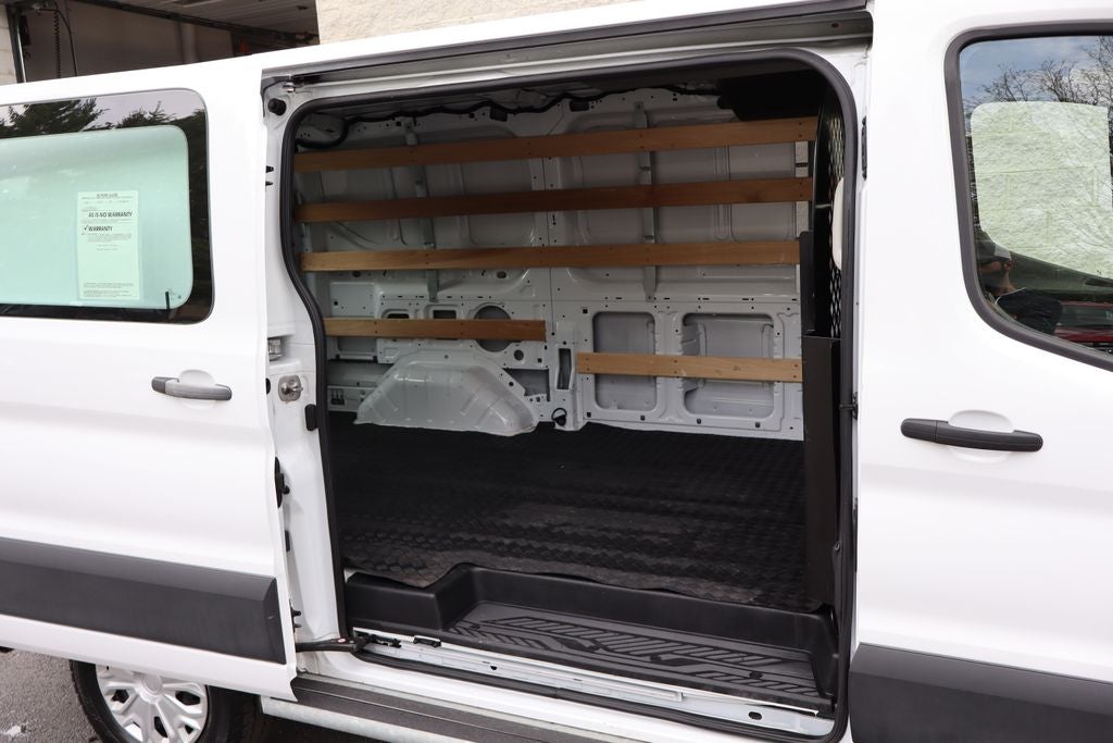2024 Ford Transit-250 LR