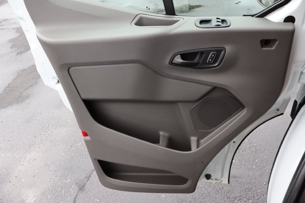2025 Ford Transit-250 LR