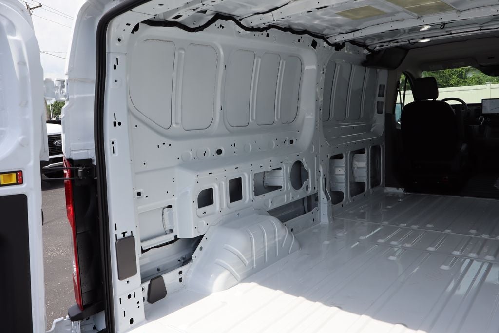 2026 Ford Transit-250 LR