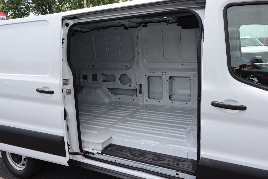 2026 Ford Transit-250 LR