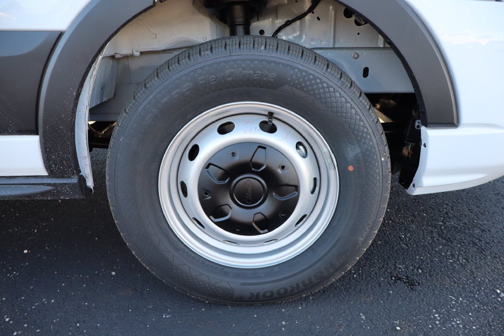 2027 Ford Transit-250 LR