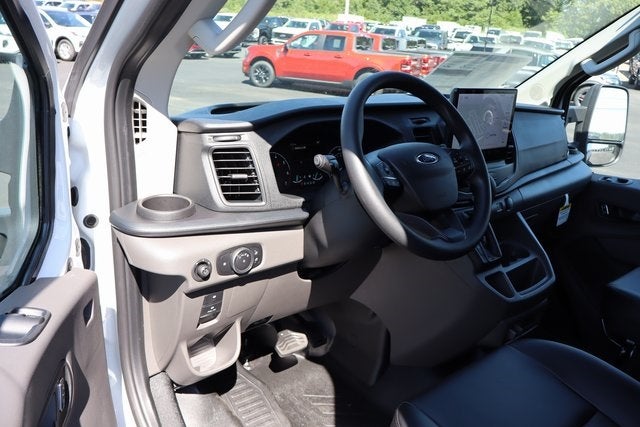 2025 Ford Transit-250 LR