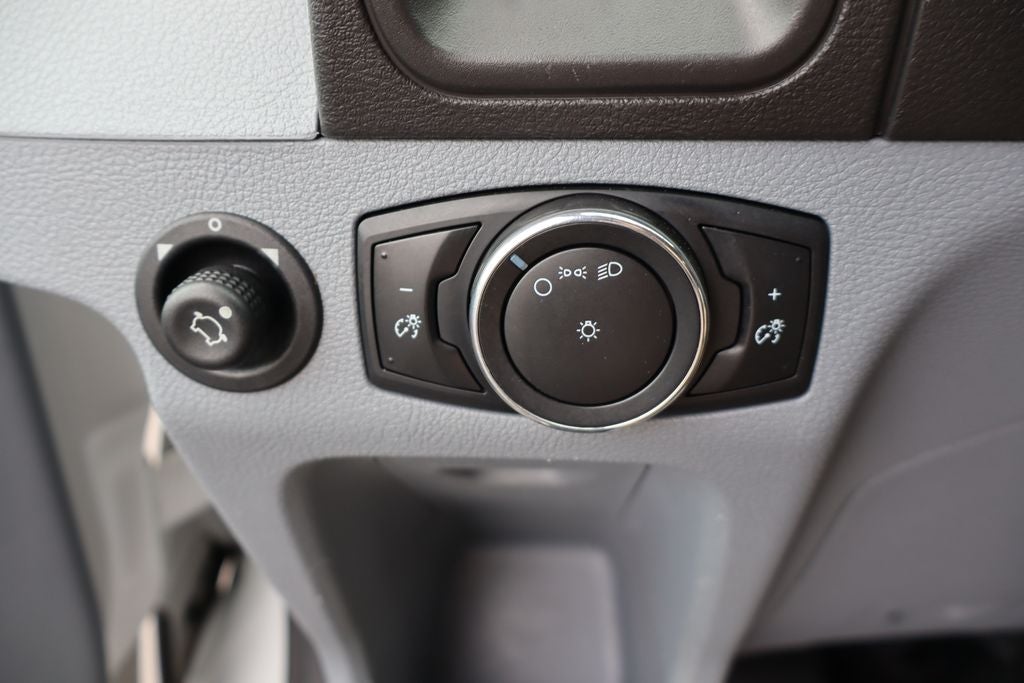 2015 Ford Transit-150 LR