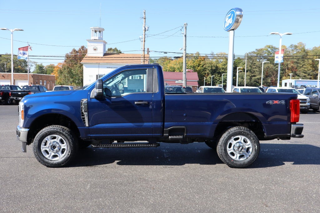 2027 Ford F-350SD XLT