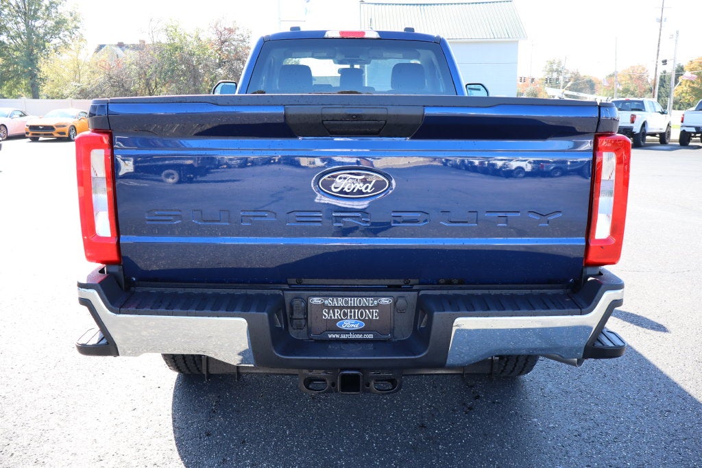 2027 Ford F-350SD XLT