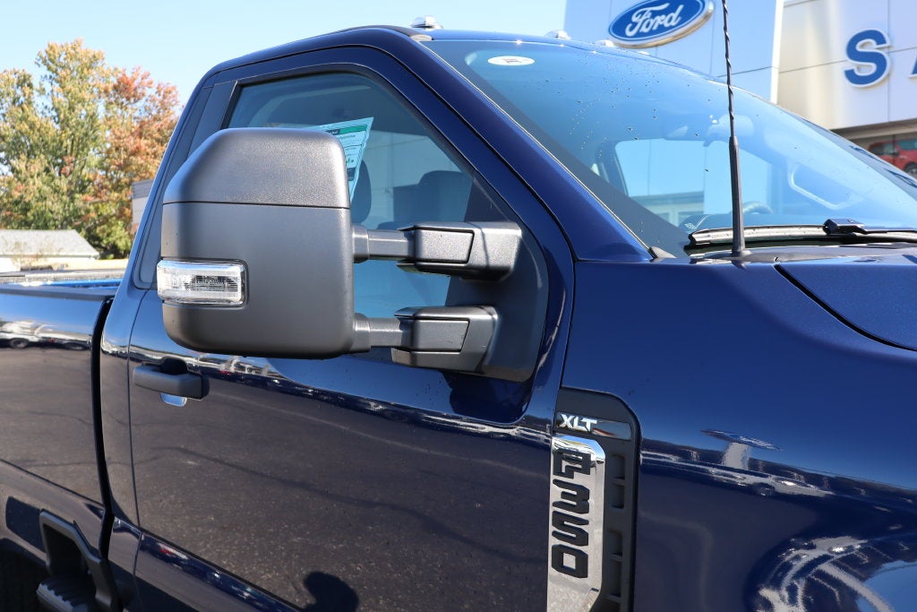 2027 Ford F-350SD XLT