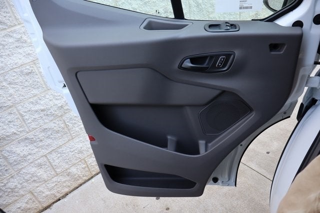 2025 Ford Transit-150 LR
