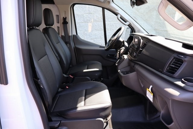 2025 Ford Transit-150 LR