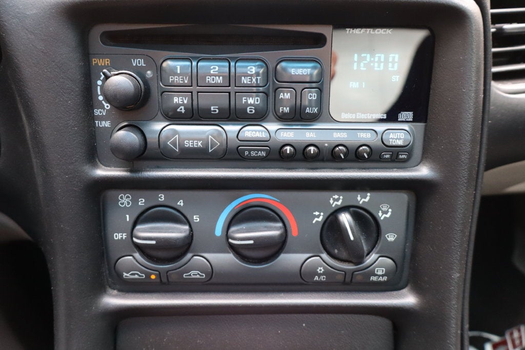 2001 Chevrolet Corvette Base