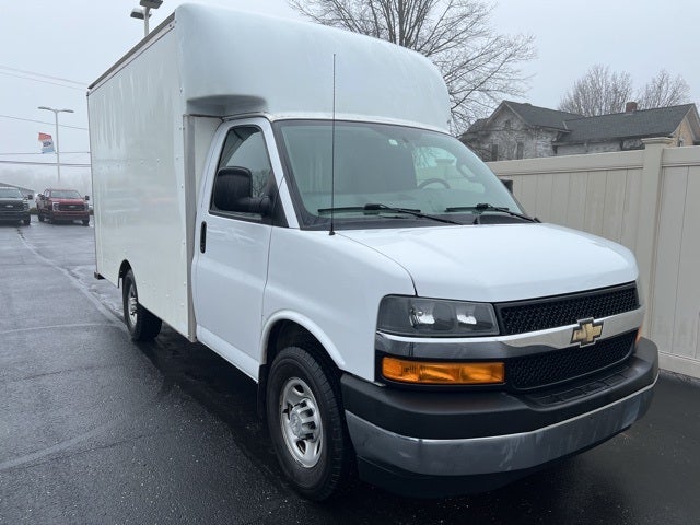 2020 Chevrolet Express 3500 Work Van Cutaway w/Supreme Cargo Box