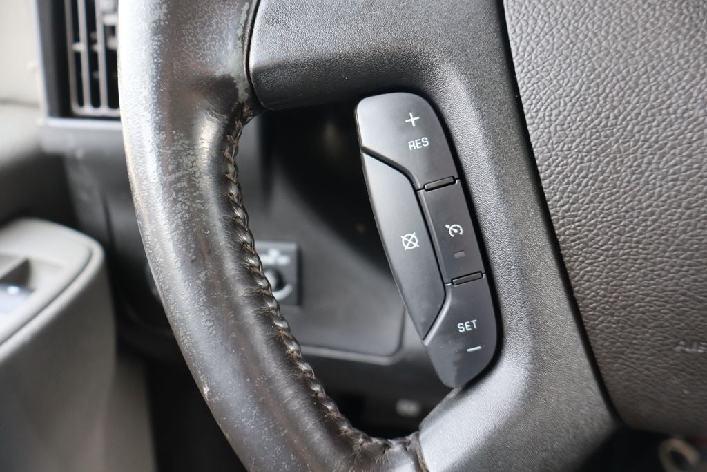 2020 Chevrolet Express 3500 Work Van Cutaway w/12.5' Supreme Cargo Box