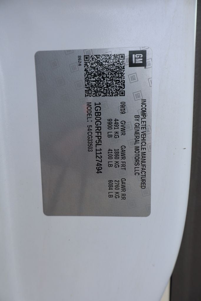 2020 Chevrolet Express 3500 Work Van Cutaway w/12.5' Supreme Cargo Box