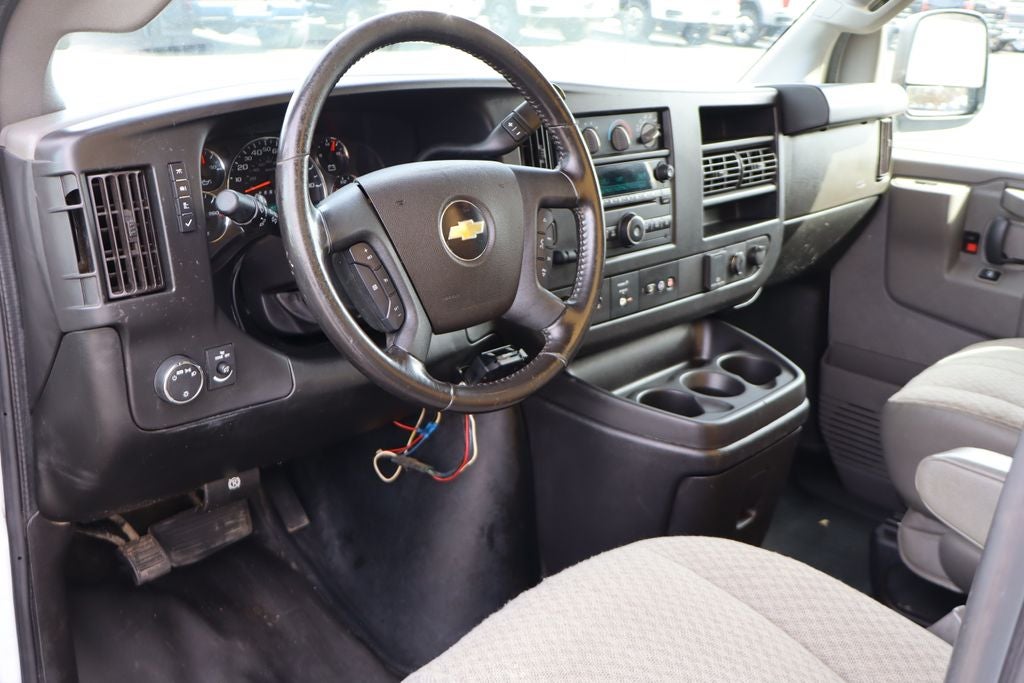 2020 Chevrolet Express 3500 Work Van Cutaway w/12.5' Supreme Cargo Box