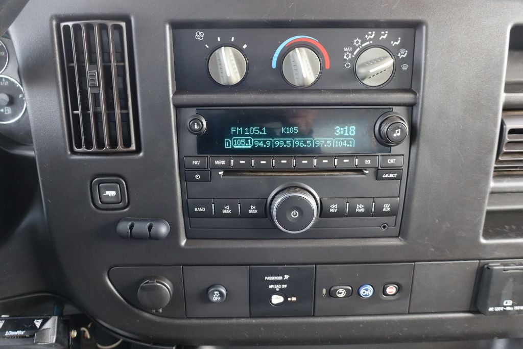 2020 Chevrolet Express 3500 Work Van Cutaway w/12.5' Supreme Cargo Box