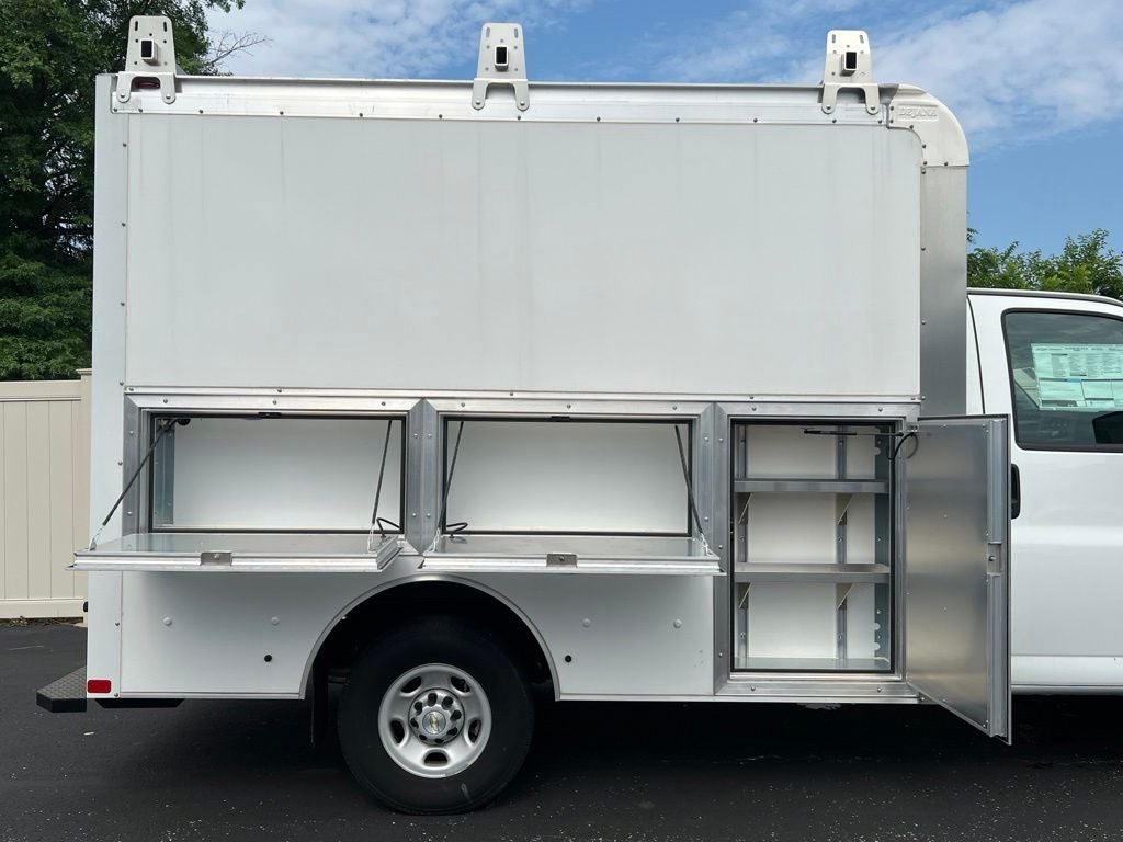 2023 Chevrolet Express 3500 Work Van Cutaway w/11' DuraCube Max Service Body