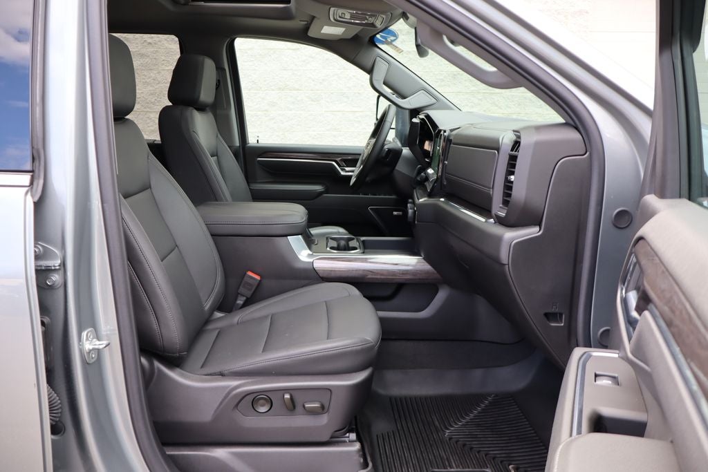 2025 Chevrolet Silverado 3500HD LTZ