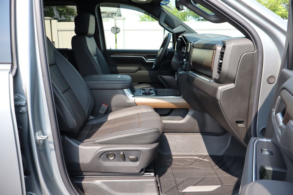 2026 Chevrolet Silverado 3500HD High Country DRW