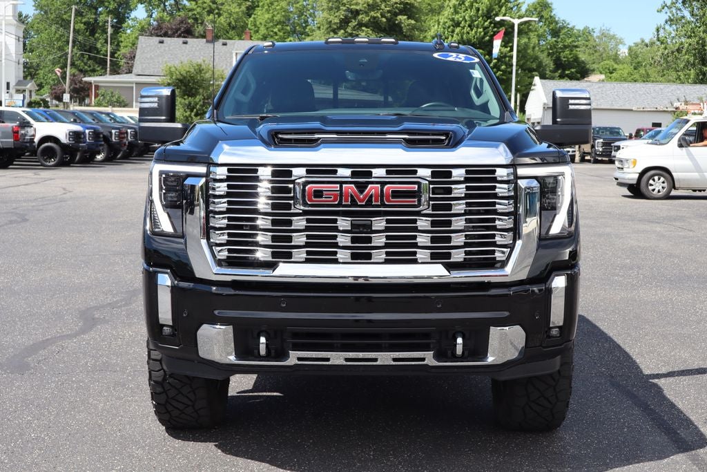 2025 GMC Sierra 2500HD Denali