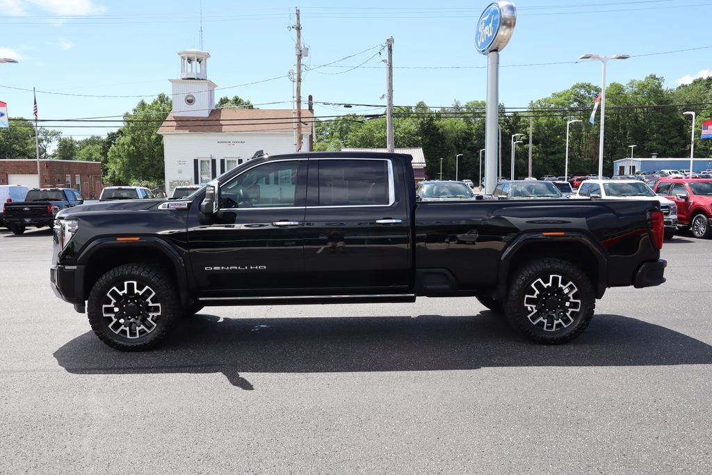 2025 GMC Sierra 2500HD Denali