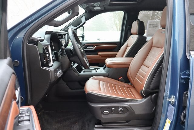 2025 GMC Sierra 3500HD Denali Ultimate