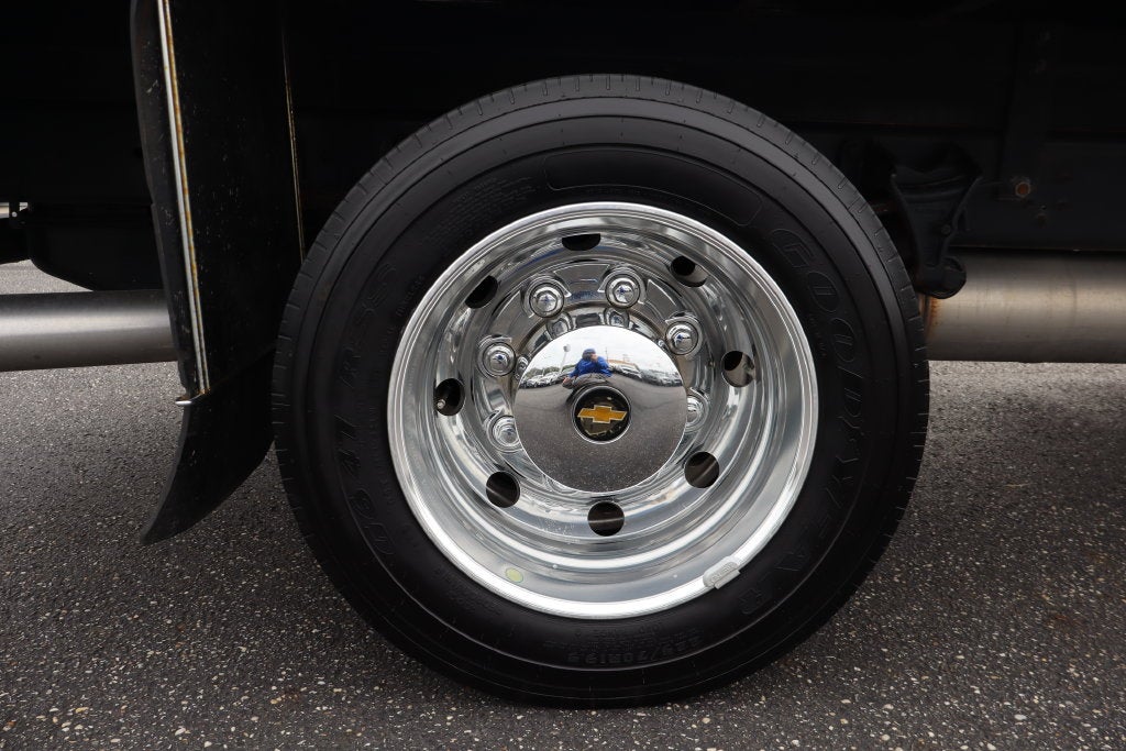 2023 Chevrolet Silverado 4500HD Work Truck DRW w/9.5' CM Flat Bed