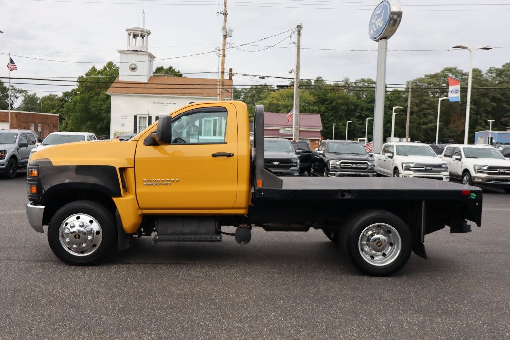 2023 Chevrolet Silverado 4500HD Work Truck DRW w/9.5' CM Flat Bed