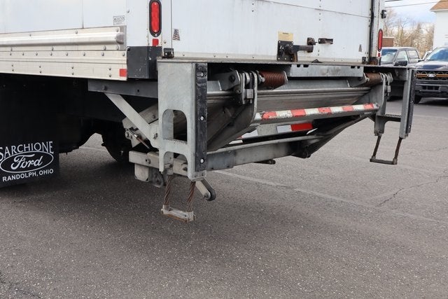 2019 International 4300 DRW w/26.5' Supreme Cargo Box