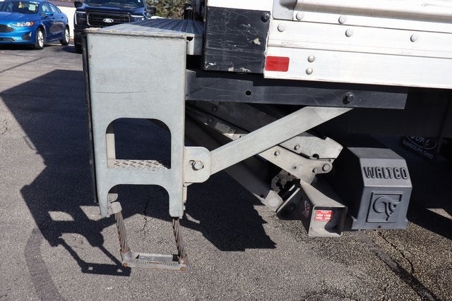 2019 International 4300 DRW w/26.5' Supreme Cargo Box