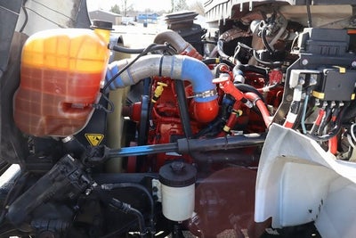 2019 International 4300 DRW w/26.5' Supreme Cargo Box