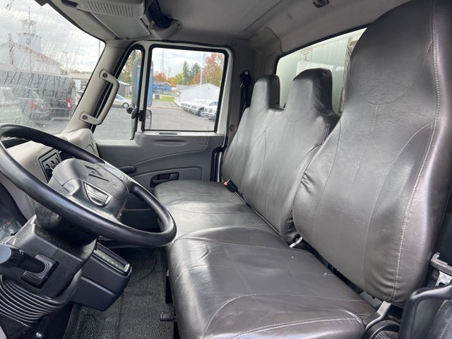 2019 International 4300 DRW w/Cargo Box