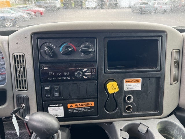2019 International 4300 DRW w/Cargo Box