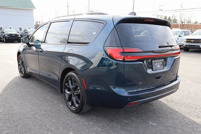 2025 Chrysler Pacifica Limited S