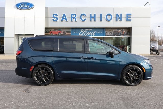 2025 Chrysler Pacifica Limited S