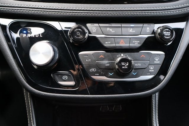 2025 Chrysler Pacifica Limited S