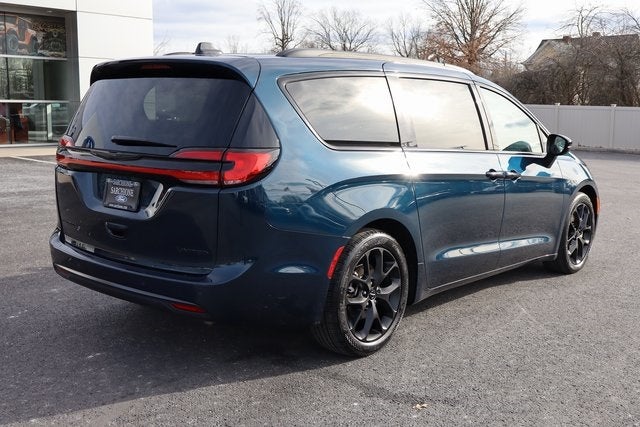 2025 Chrysler Pacifica Limited S