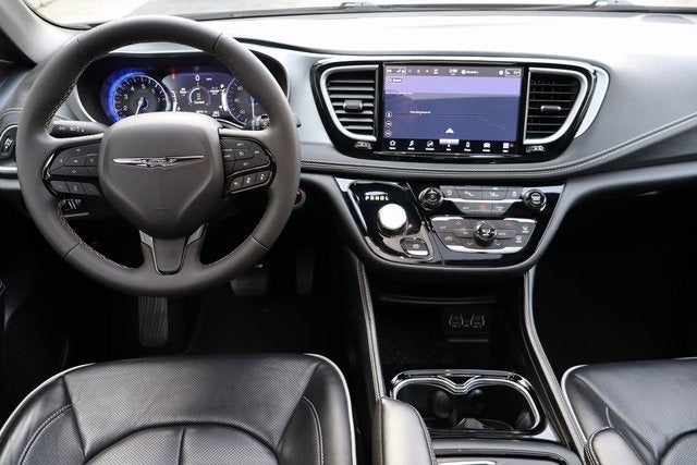 2025 Chrysler Pacifica Limited S