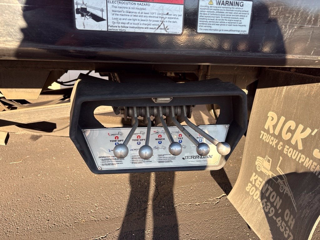 2024 RAM 5500HD SLT DRW w/Rollback