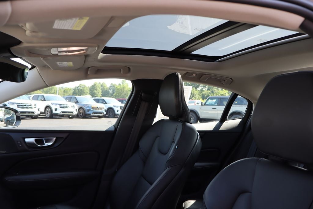 2024 Volvo S60 B5 Core Dark Theme