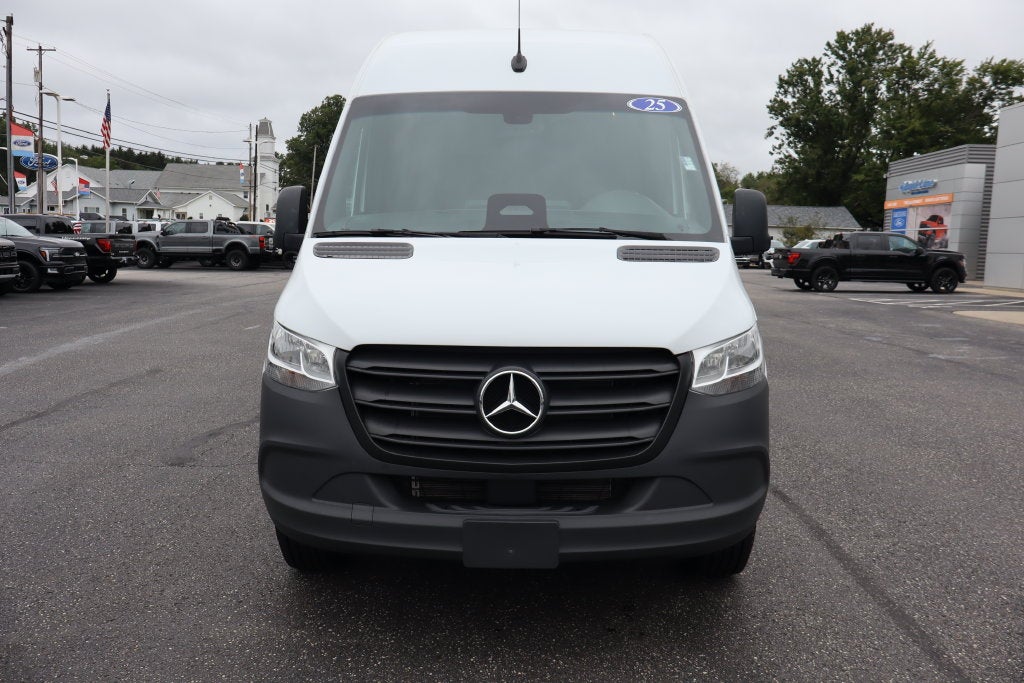 2025 Mercedes-Benz Sprinter 2500 Cargo 144 WB